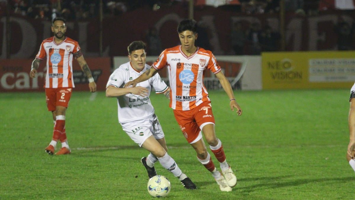 Atlético San Martín quedó a 5 puntos de Huracán Las Heras en la Zona B del Torneo Federal A Atlético San Martín quedó a 5 puntos de Huracán Las Heras en la Zona B del Torneo Federal A