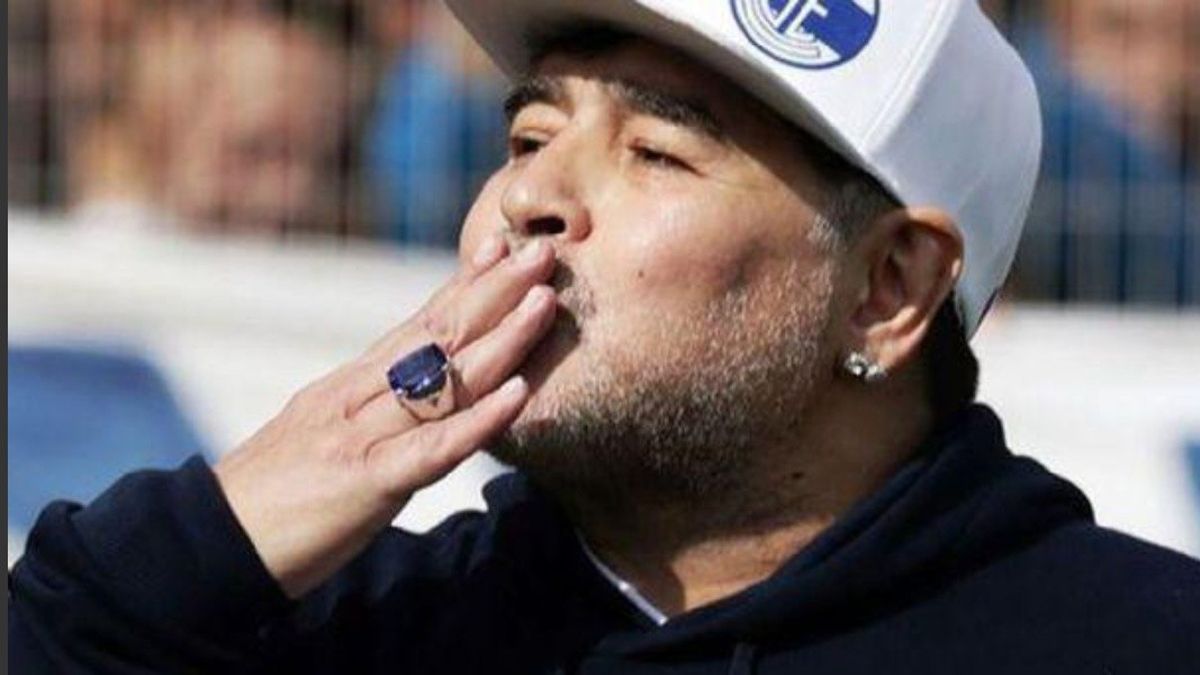 Se filtró quién se quedó con el famoso anillo de Maradona, valuado en 300.000 dólares
