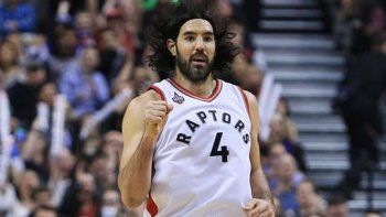 Scola sobresalió con buena puntería en la victoria de los Raptors