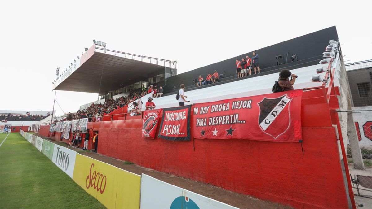 Deportivo Maipú lució ante Atlético de Rafaela un estadio renovado con sus nuevas luminarias