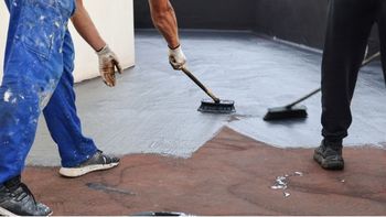 Cómo hacer un impermeabilizante casero para sellar las goteras del techo y prevenir la filtración de lluvia Cómo hacer un impermeabilizante casero para sellar las goteras del techo y prevenir la filtración de lluvia
