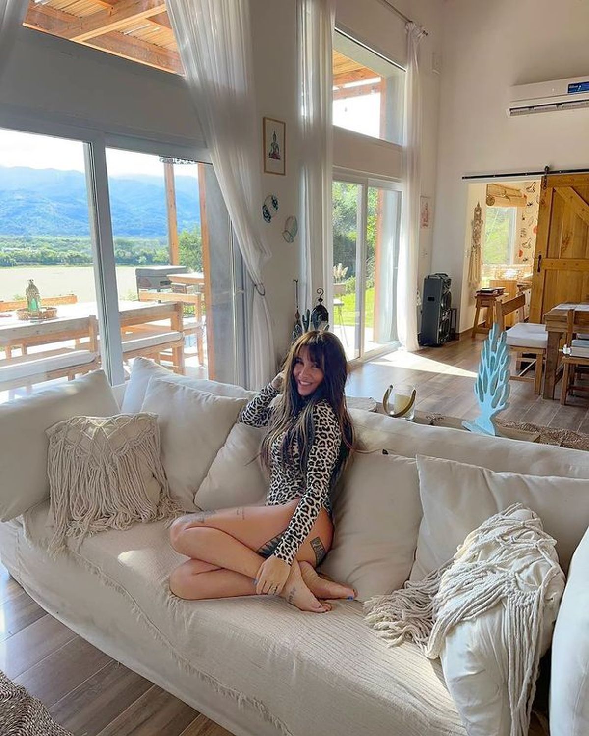 A sus 49 años, Florencia Peña confirma que es la reina del animal print ultra XS y paraliza Salta. A sus 49 años, Florencia Peña confirma que es la reina del animal print ultra XS y paraliza Salta.