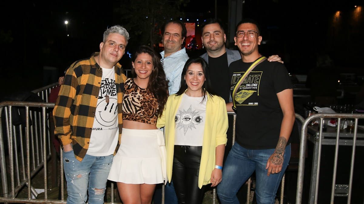 Integrantes de Radio Nihuil: Chinchulo De La Rosa, Paula Jalil, Daniel Reboredo, Verónica Tripiana, Gabriel Sotelo y Andrés Heredia.