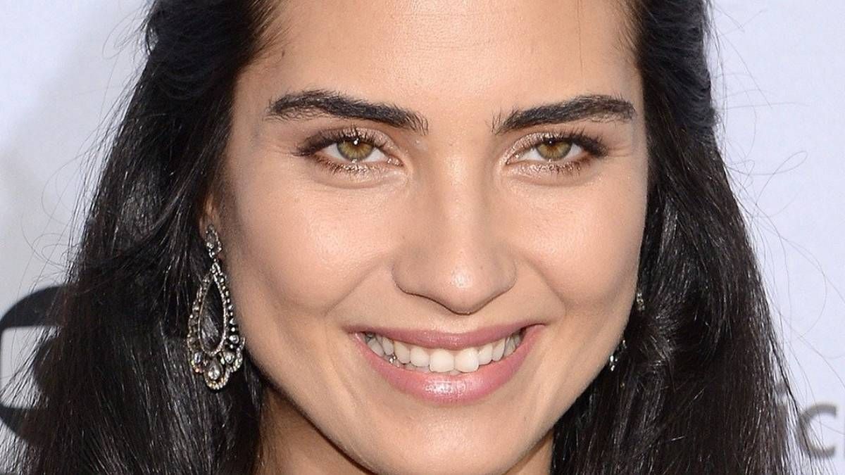 Tuba Büyüküstün, protagonista de Mi otra yo, la serie de Netflix.