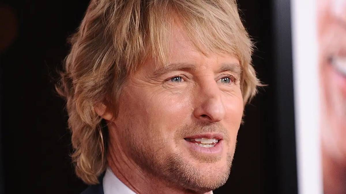 Owen Wilson, protagonista de Medianoche en París, película romántica de Netflix.