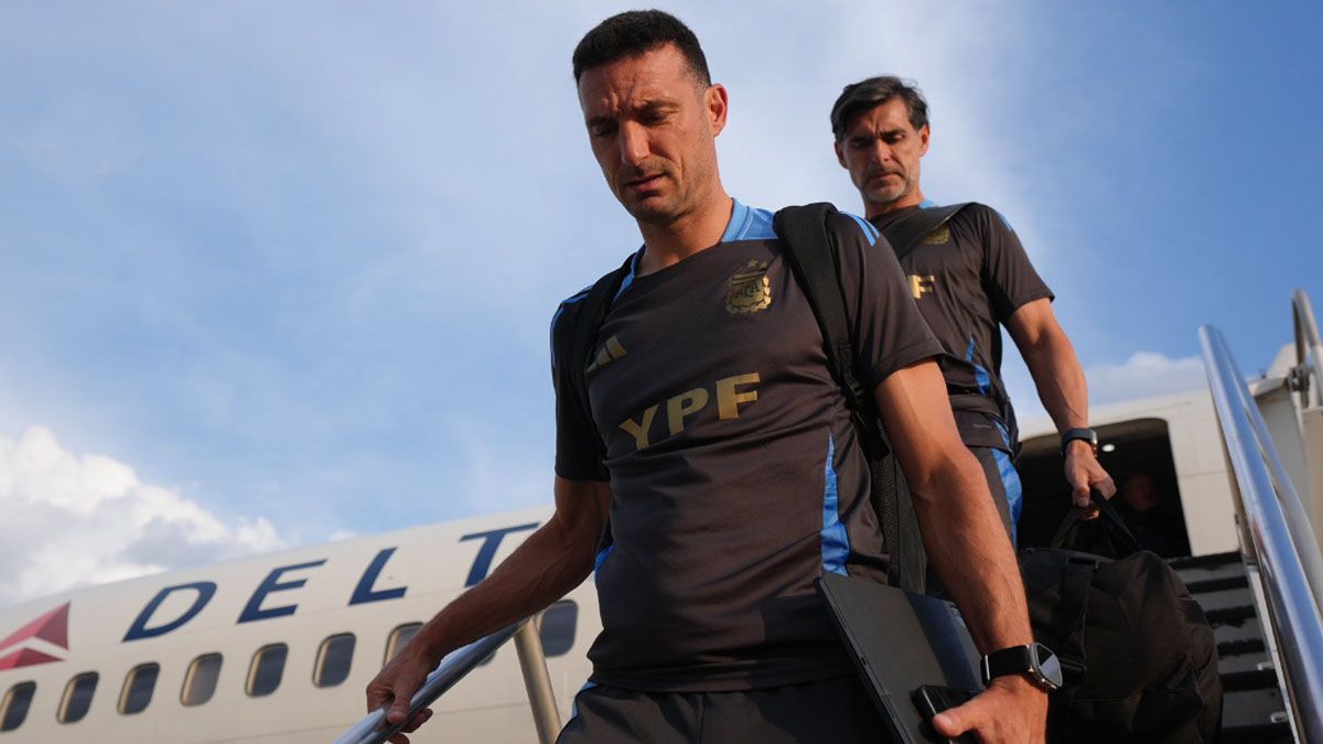 Scaloni fue crítico con el campo de juego del debut.