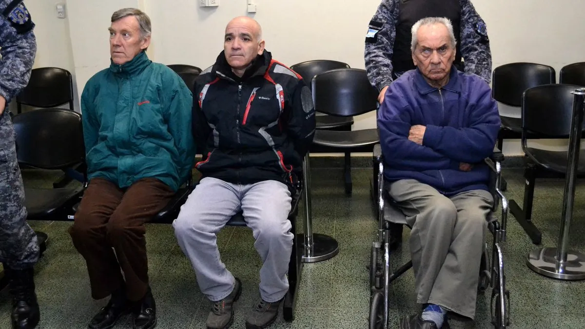 La Asociación Civil Obra San José admitió que debía indemnizar a las víctimas del Próvolo tras las condenas a los sacerdotes Horacio Corbacho y Nicola Corradi (primero y tercero en la imagen) y al jardinero Armando Gómez. La Asociación Civil Obra San José admitió que debía indemnizar a las víctimas del Próvolo tras las condenas a los sacerdotes Horacio Corbacho y Nicola Corradi (primero y tercero en la imagen) y al jardinero Armando Gómez.