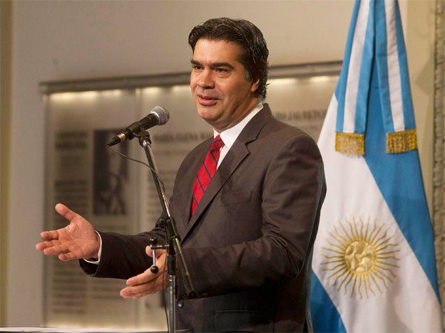 Capitanich cuestionó la metodología del FMI y advirtió que ese organismo no puede condicionar a la economía