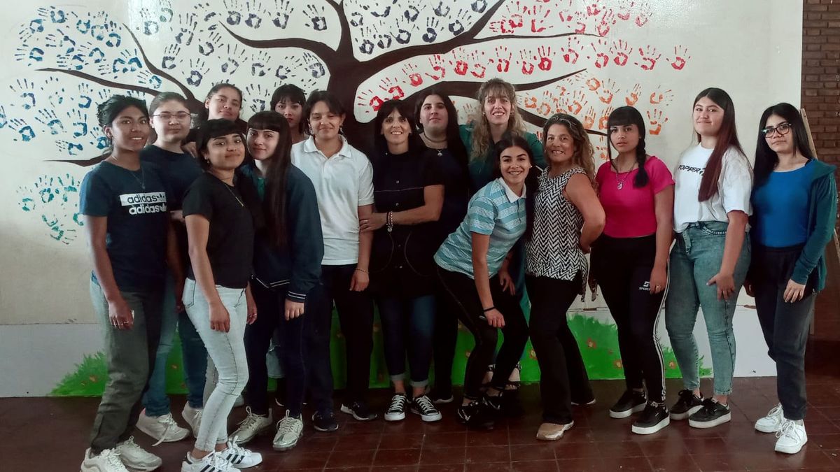 Egresadas del colegio Américo Cali, de Godoy Cruz, felices. Egresadas del colegio Américo Cali, de Godoy Cruz, felices.