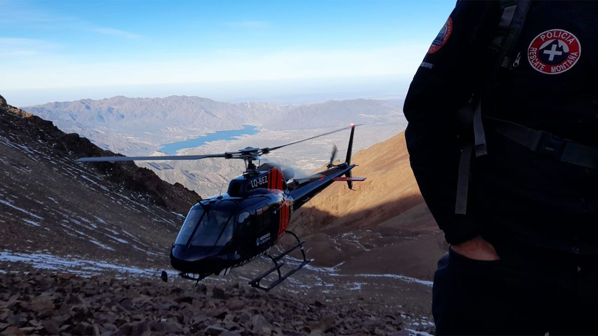 El Halcón II trasladó a la mujer hasta la Base Cóndor, en Las Heras.
