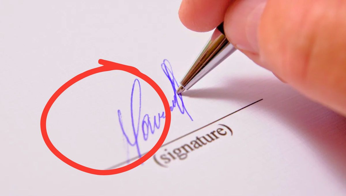 Si haces tu firma con la inicial de tu nombre, te contamos qué significa sobre vos. Foto Canva