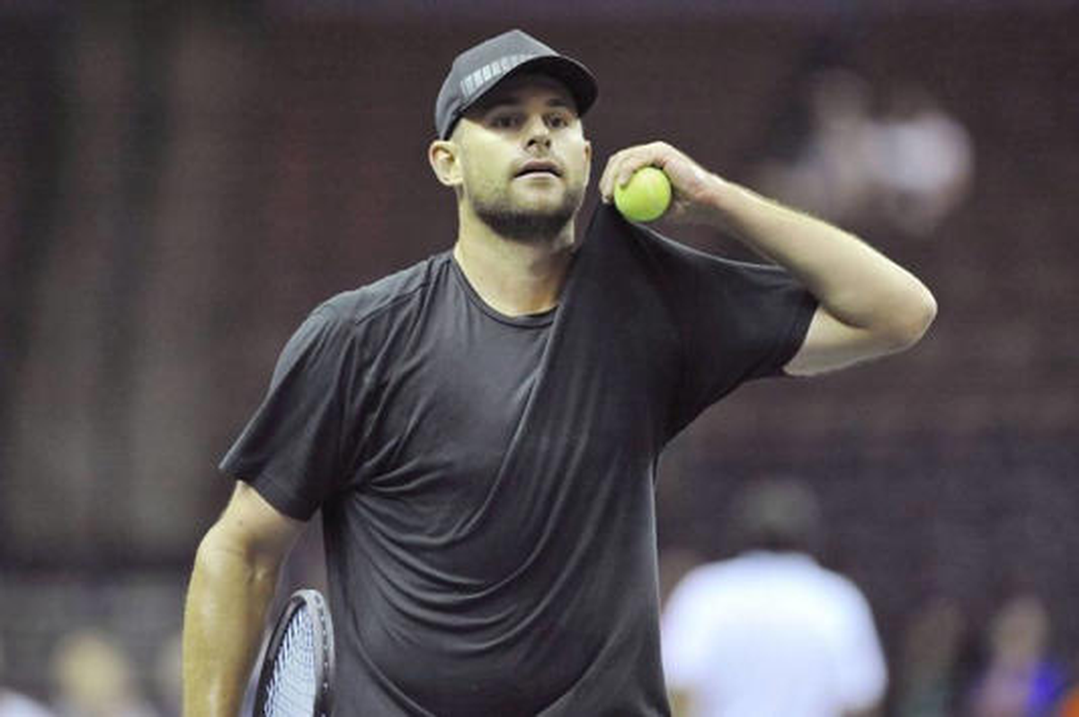 Andy Roddick padece una enfermedad de cáncer de piel y deberá cuidarse por el resto de su vida. Andy Roddick padece una enfermedad de cáncer de piel y deberá cuidarse por el resto de su vida.