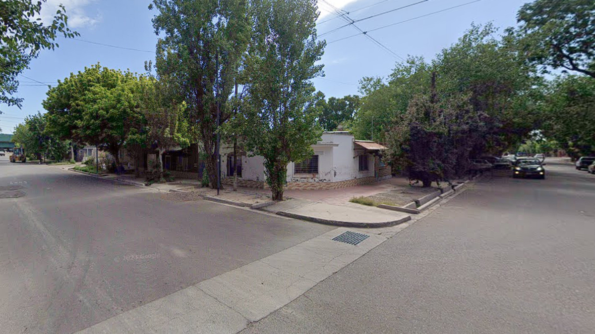 El hecho ocurrió en la calles Oruro y Figueroa Alcorta de Guaymallén. El hecho ocurrió en la calles Oruro y Figueroa Alcorta de Guaymallén.