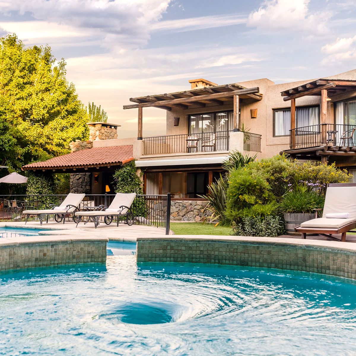 En el corazón de Chacras de Coria e encuentra Lares de Chacras, hotel que recibió una Llave Michelin. En el corazón de Chacras de Coria e encuentra Lares de Chacras, hotel que recibió una Llave Michelin.