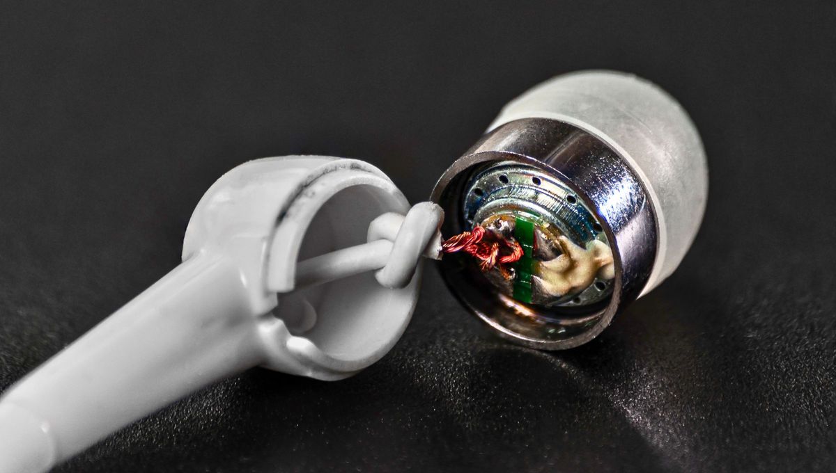 Los cables rotos o sin uso pueden reciclarse sin problemas, así que antes de tirarlos piensa en que puedes darle una segunda vida Los cables rotos o sin uso pueden reciclarse sin problemas, así que antes de tirarlos piensa en que puedes darle una segunda vida