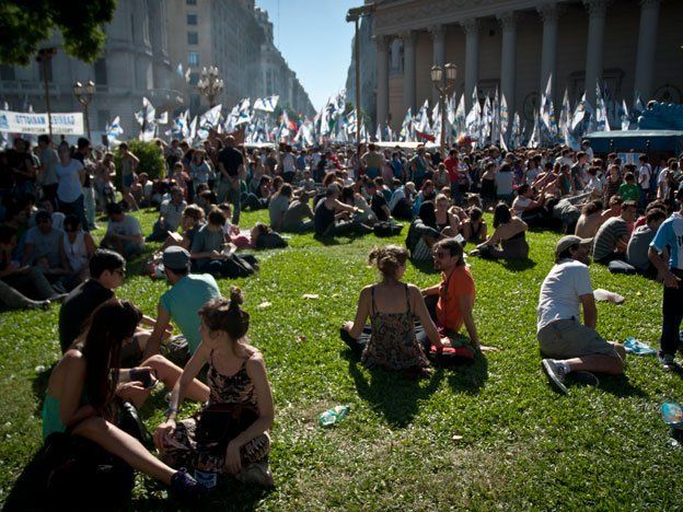 El Gobierno, agrupaciones oficialistas y la oposición recordaron por separado a las víctimas de la última dictadura