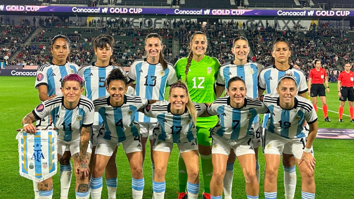 En su segunda presentación, la Selección argentina femenina perdió ante las anfitrionas por la Copa de Oro de Concacaf.