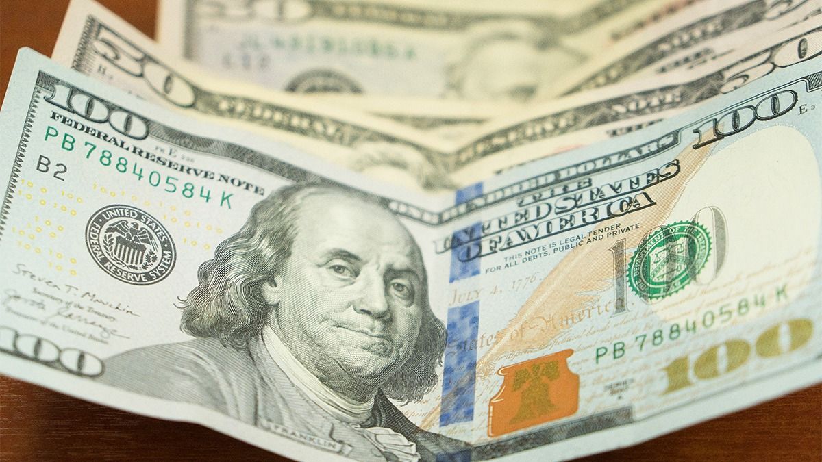 El dólar blue hoy en Mendoza bajó $2.