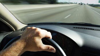 Retroceso: Rusia aprobó la prohibición para conducir autos a personas transgénero