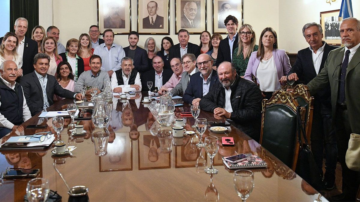 La foto de la unidad. Los senadores de Juntos por el Cambio ratificaron la conformación del interbloque.