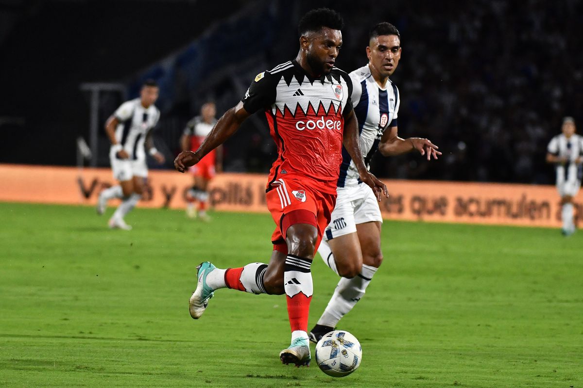 River y Talleres protagonizarán el cruce argentino de octavos de final por Copa Libertadores. River y Talleres protagonizarán el cruce argentino de octavos de final por Copa Libertadores.