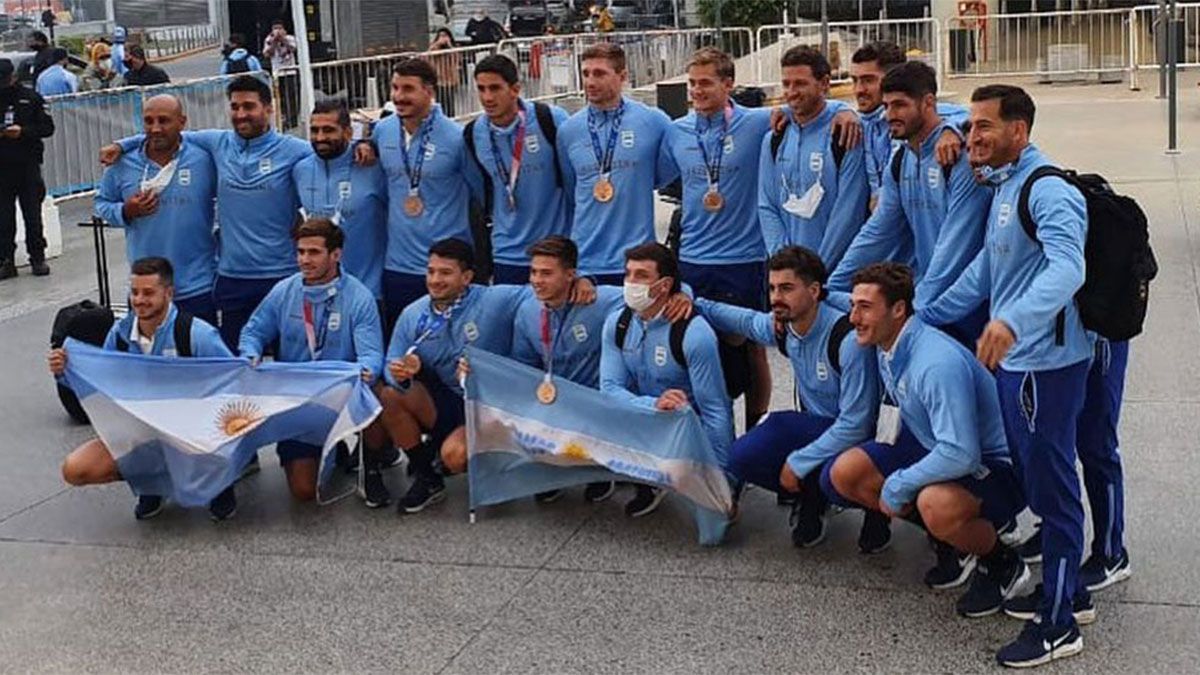 ¡A puro festejo! Los Pumas 7s arribaron a Argentina