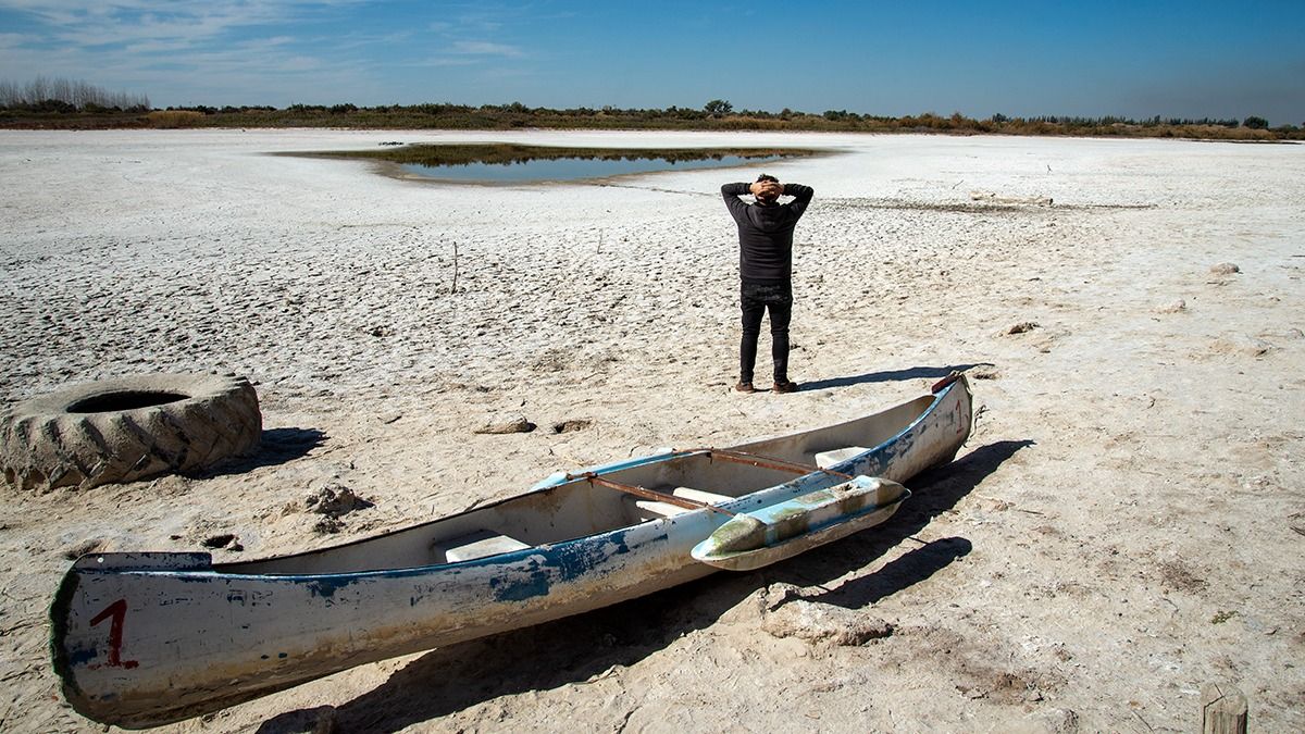 Solo ese charco queda del humedal.