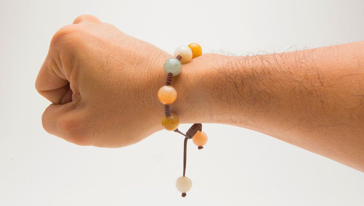 El uso de amuletos es muy común porque considerados objetos con poderes protectores o mágicos. Además, se utilizan para atraer buena suerte. El uso de amuletos es muy común porque considerados objetos con poderes protectores o mágicos. Además, se utilizan para atraer buena suerte.