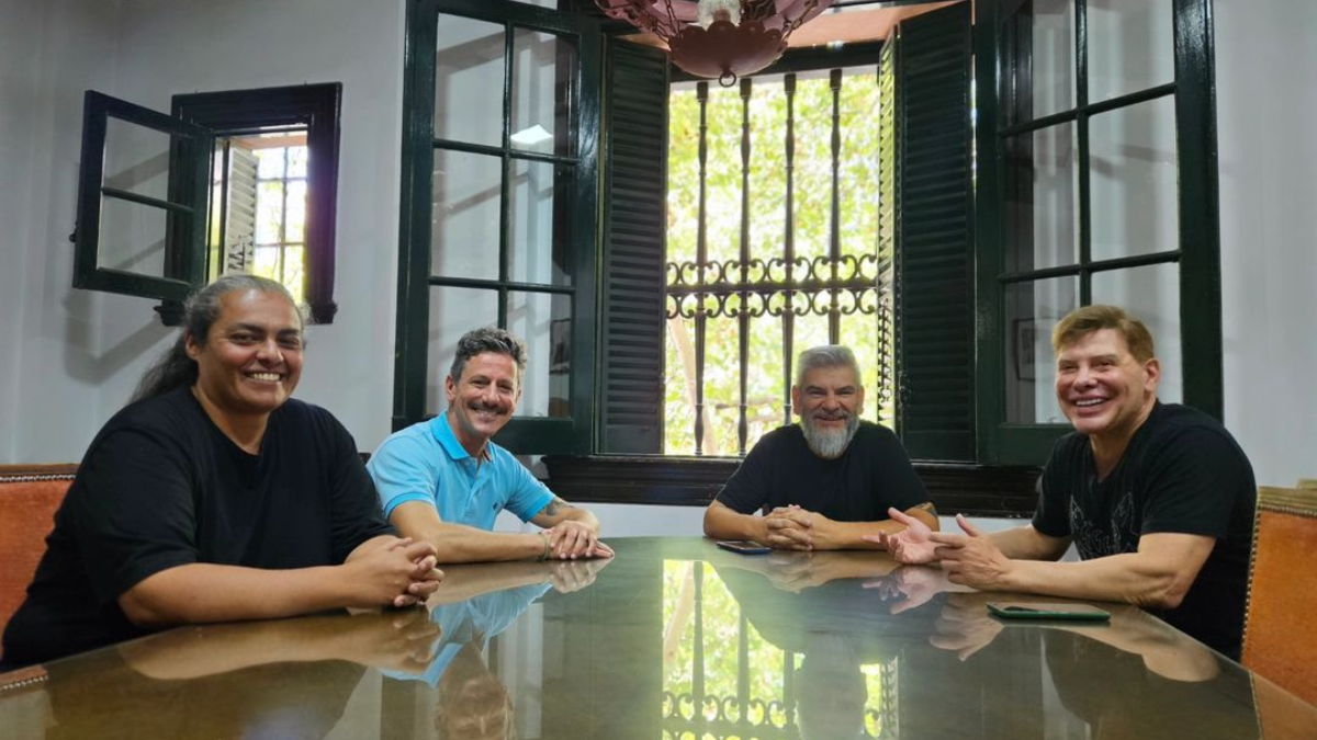 Noelia Torres, encargada del área de Vendimia y Producción Artística de la Provincia, Fernando Cruz Canci, Diego Gareca, subsecretario de Cultura, y Gabriel Canci. Noelia Torres, encargada del área de Vendimia y Producción Artística de la Provincia, Fernando Cruz Canci, Diego Gareca, subsecretario de Cultura, y Gabriel Canci.