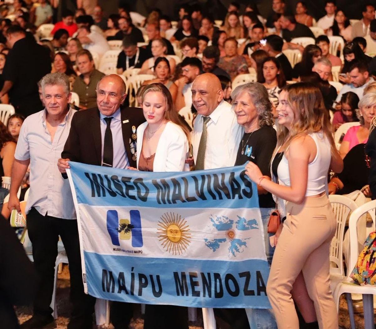 Veteranos de Malvinas volverán a las islas gracias a un obsequio que les dio Maipú en medio de la fiesta de la Vendimia 2026.