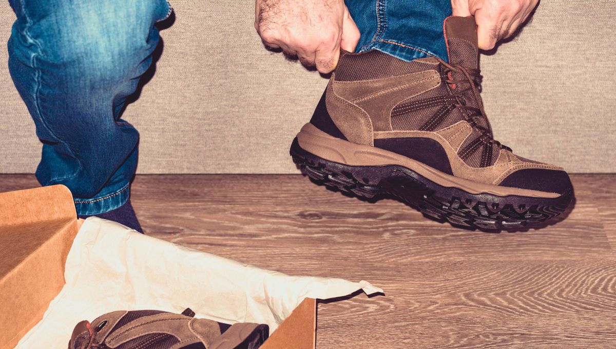 Ponerse el zapato siempre en el mismo orden no es casualidad. La psicolog&iacute;a tiene varios an&aacute;lisis sobre ese gesto tan repetido, sobre todo cuando pones primero el derecho.