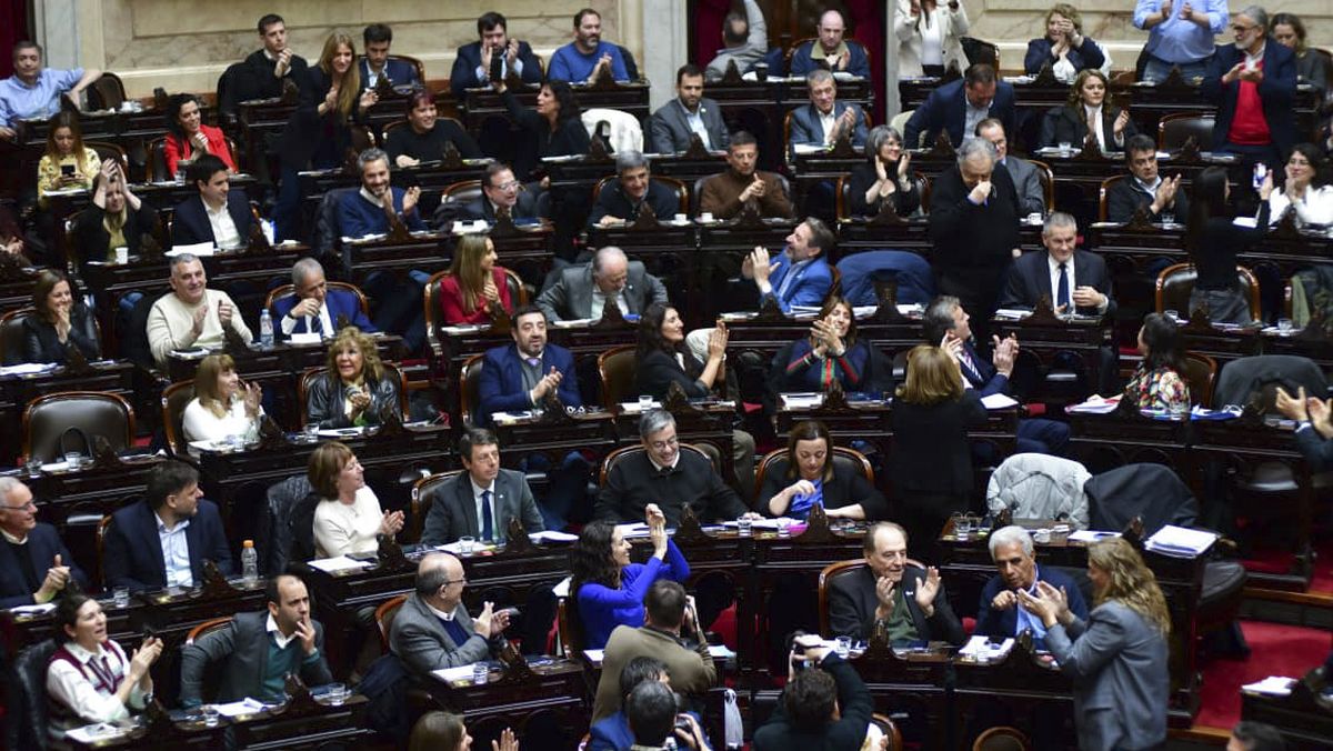 Este jueves se reflotó la comisión investigadora por Libra. Este jueves se reflotó la comisión investigadora por Libra.