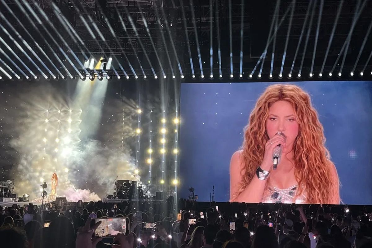 Shakira canta durante el concierto de su gira 'Las mujeres ya no lloran world tour', en el MetLife Stadium en Nueva Jersey, en Estados Unidos. Crédito: EFE/ Nora Quintanilla. Shakira canta durante el concierto de su gira 'Las mujeres ya no lloran world tour', en el MetLife Stadium en Nueva Jersey, en Estados Unidos. Crédito: EFE/ Nora Quintanilla.