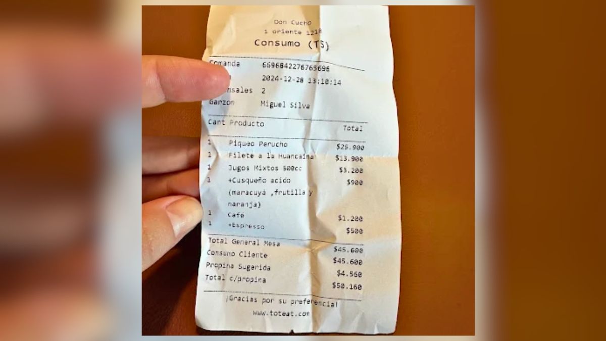 El ticket de lo que gastaron 2 comensales en el restaurante. El ticket de lo que gastaron 2 comensales en el restaurante.