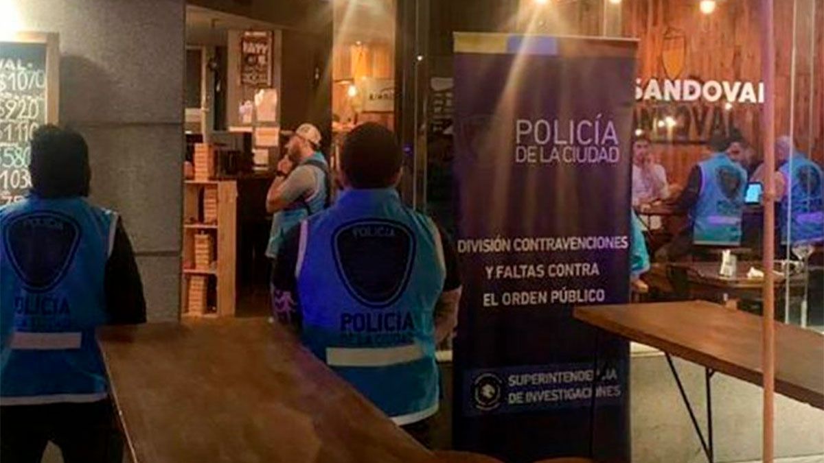 El torneo de truco se llevaba a cabo en un local de la calle José Bonifacio al 1600, en el barrio porteño de Caballito.