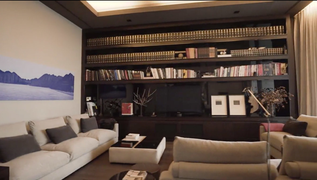 Así es la moderna casa donde vive Carlos Sainz Jr.: está en Madrid y es muy lujosa. Así es la moderna casa donde vive Carlos Sainz Jr.: está en Madrid y es muy lujosa.