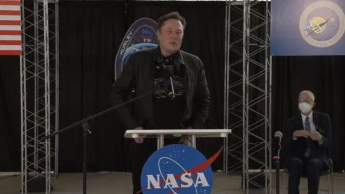 Elon Musk, el presidente de SpaceX que deberá cumplir la exigencias de la NASA para derribar en 2030 la EEI Elon Musk, el presidente de SpaceX que deberá cumplir la exigencias de la NASA para derribar en 2030 la EEI