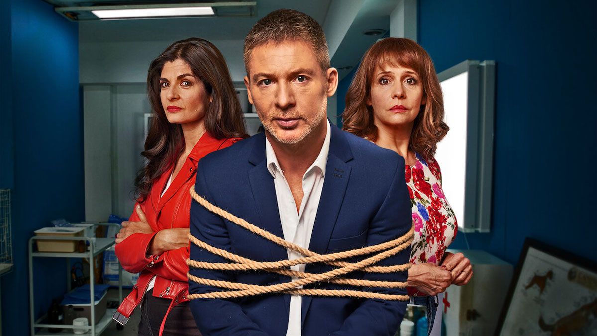 Soledad Villamil, Adrián Suar y Gabriela Toscano, los protagonistas principales de Corazón loco, película de Netflix.