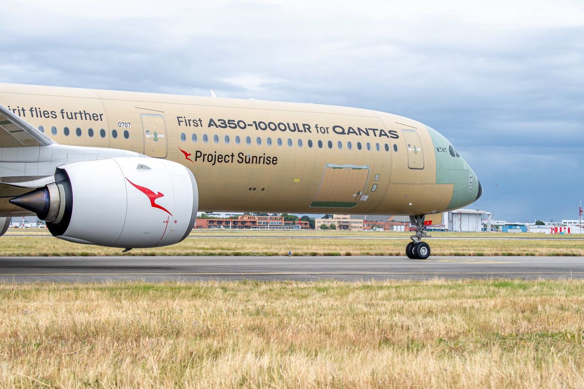 El avión busca conectar Australia con algunos países muy lejanos. El avión busca conectar Australia con algunos países muy lejanos.
