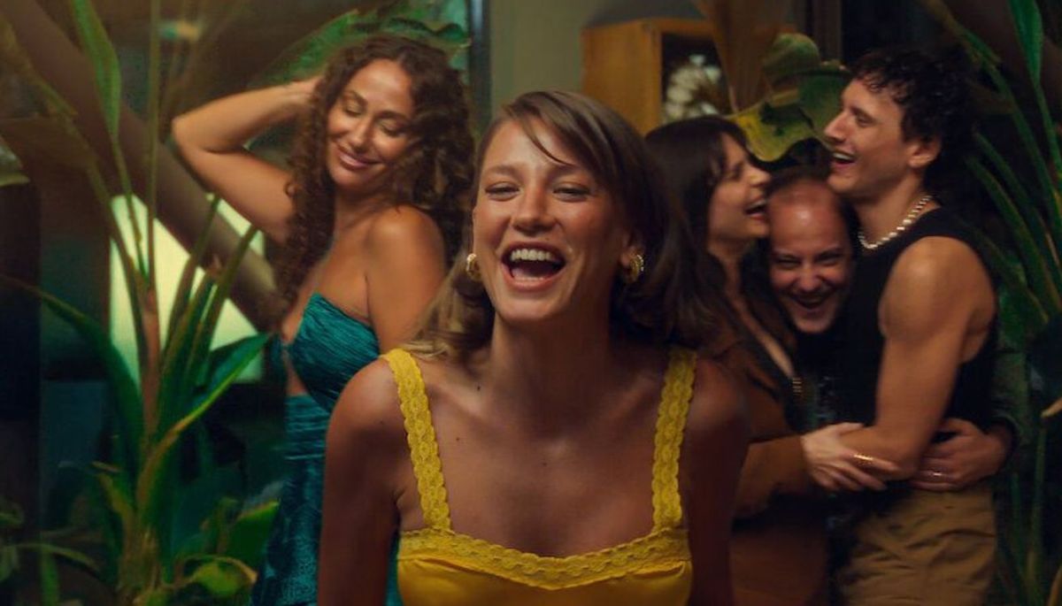 En esta nueva temoprada, Leyla explora una nueva relación sentimental. Imagen: Netflix. En esta nueva temoprada, Leyla explora una nueva relación sentimental. Imagen: Netflix.