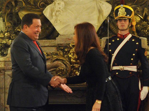 Seguirás siendo la lideresa de esta gran nación argentina, le dijo Hugo Chávez a Cristina Fernández