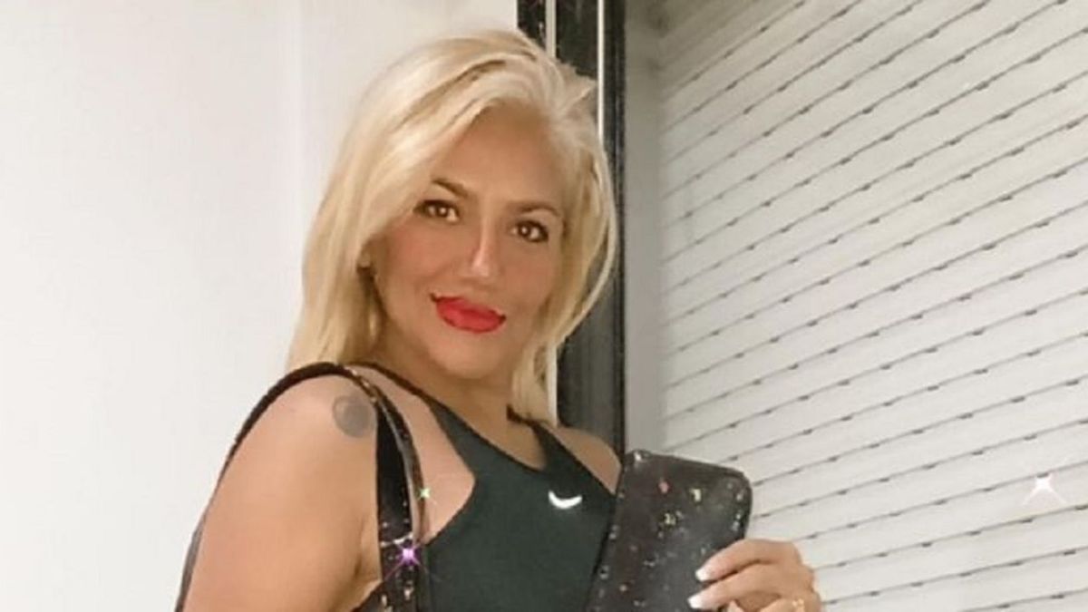 ¡Le marcaba todo! De espaldas, Gladys La Bomba Tucumana mostró el shortcito y explotó internet