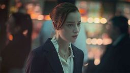 La actriz Phoebe Dynevor interpreta a Emily Meyers en la película de Netflix.