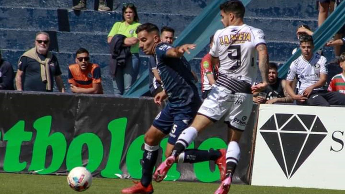 Facuando Fabello es uno de los jugadores màs experimentados de la la Lepra que sueña con el ascenso.