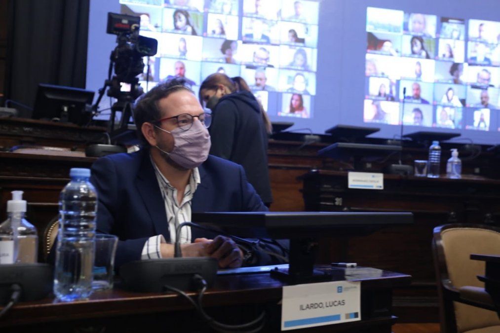 El senador Lucas Ilardo (PJ) fue muy duro con el gobernador Rodolfo Suarez, quien destacó las obras públicas que se hicieron en la pandemia.