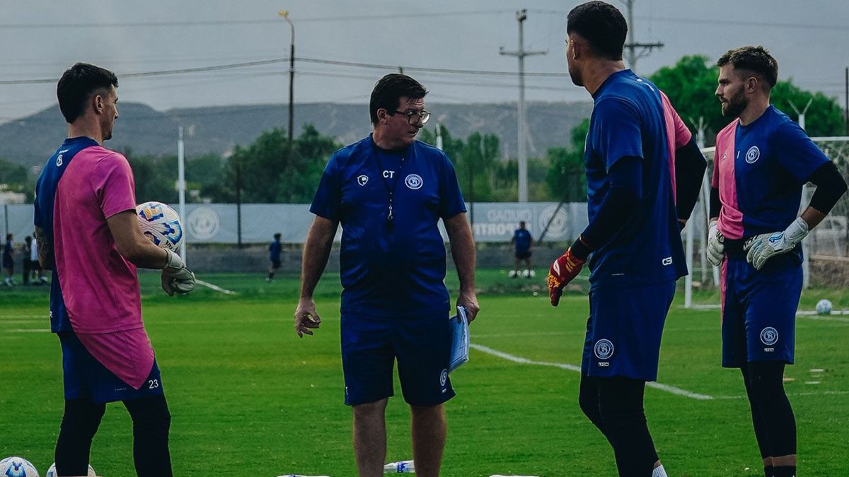 Alfredo Berti planfica el choque de Independiente RIvadavia ante Racing en el Gargantini.