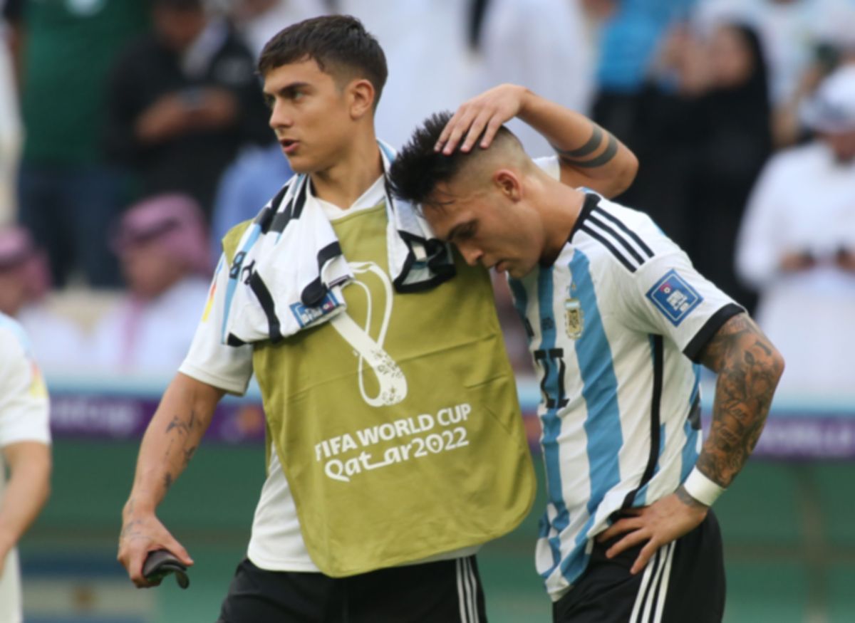 Lautaro y el consuelo de Dybala tras la derrota