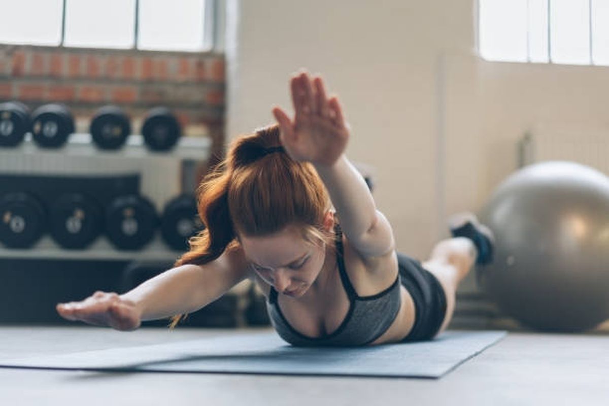 La postura de pilates que trabaja abdomen y fortalece columna en pocos pasos. La postura de pilates que trabaja abdomen y fortalece columna en pocos pasos.