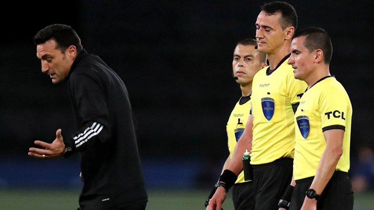 Scaloni explotó de rabia y disparó para todos lados