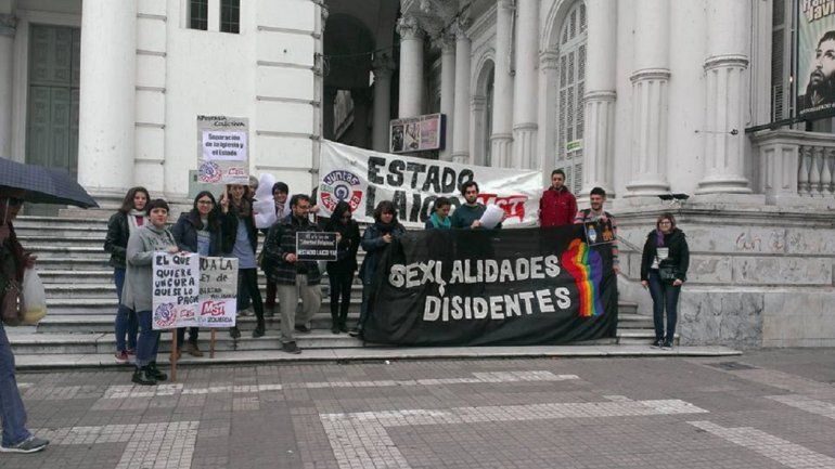 Organizan renuncia colectiva para dejar de ser parte de la Iglesia Católica